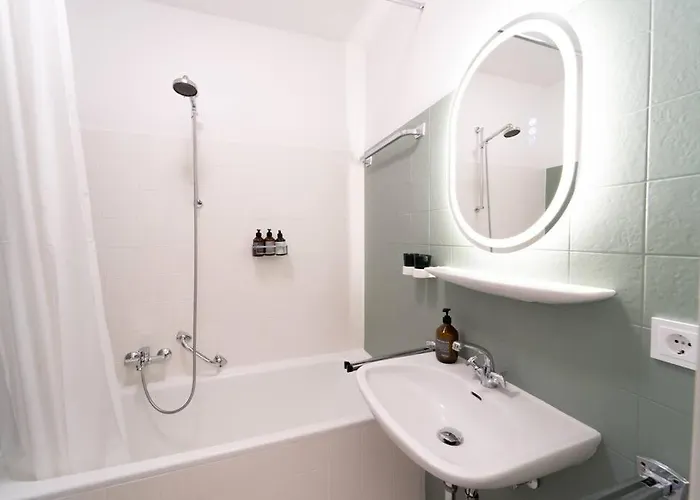 Mit Balkon Und Privatparkplatz * Augsburg