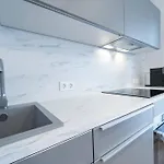 Apartman Mit Balkon Und Privatparkplatz