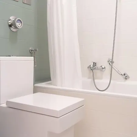 Apartment Mit Balkon Und Privatparkplatz *