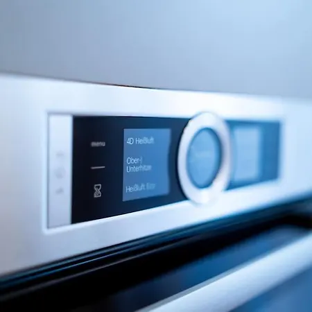 Mit Balkon Und Privatparkplatz アパート *