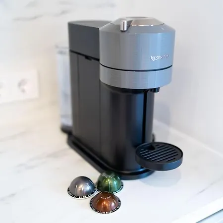 Mit Balkon Und Privatparkplatz アウグスブルク