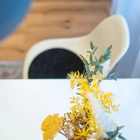 Mit Balkon Und Privatparkplatz アウグスブルク